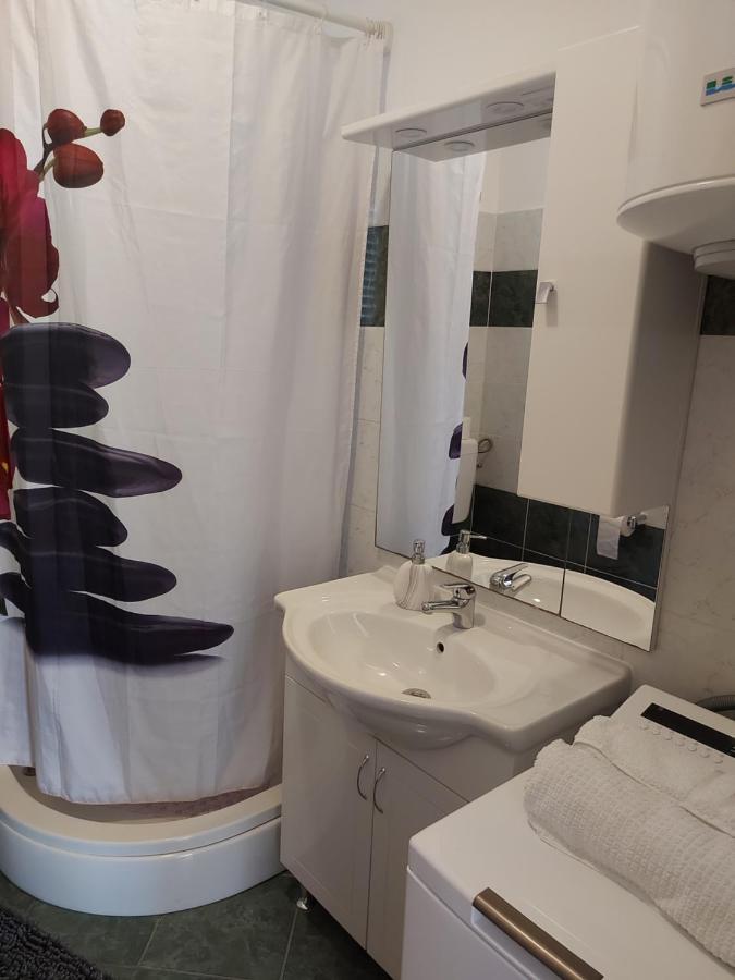 Apartment Valeria Лопар Екстериор снимка